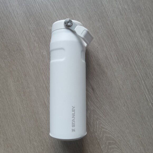NEW White 24oz. Stanley Waterbottle - Picture 1 of 9